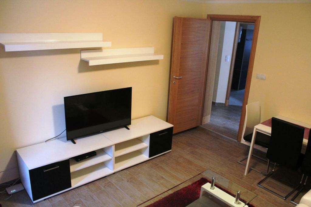 Apartment Sax Єзера Екстер'єр фото